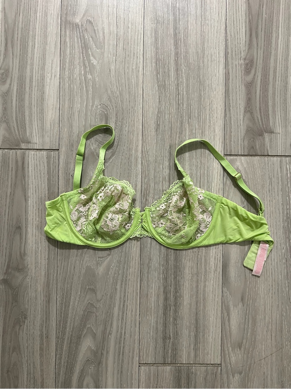 Victoria’s Secret Lime Green Floral Lace Unlined Underwire Bra 32DD